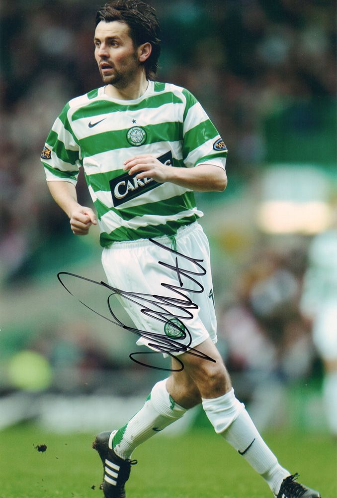 Paul Hartley, Glasgow Celtic, signed 12x8 inch photo.