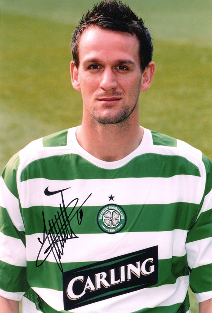Jan Vennegoor of Hesselink, Glasgow Celtic, signed 12x8 inch photo.