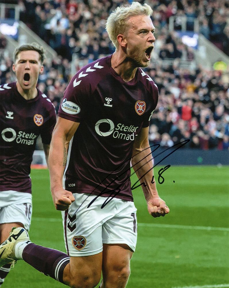 Harry Milne, Hearts, signed 10x8 inch photo.