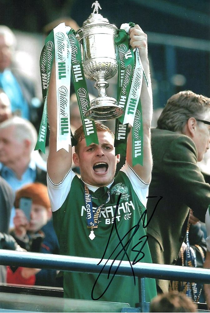 Fraser Fyvie, Hibernian, signed 12x8 inch photo.