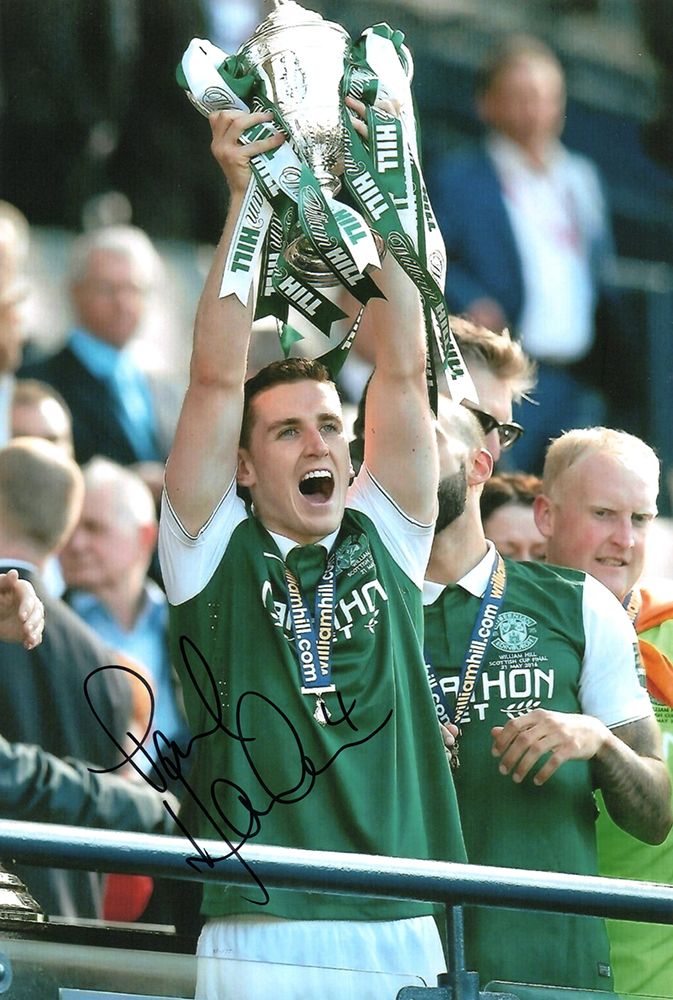 Paul Hanlon, Hibernian, signed 12x8 inch photo.