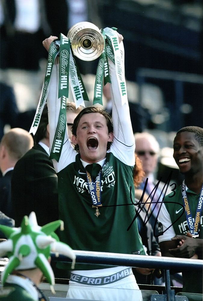 Liam Henderson, Hibernian, signed 12x8 inch photo.