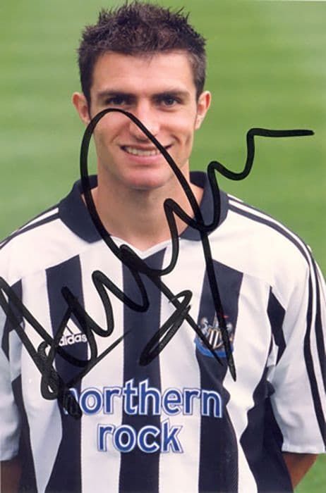 Aaron Hughes, Newcastle Utd & Northern Ireland, signed 6x4 inch photo.