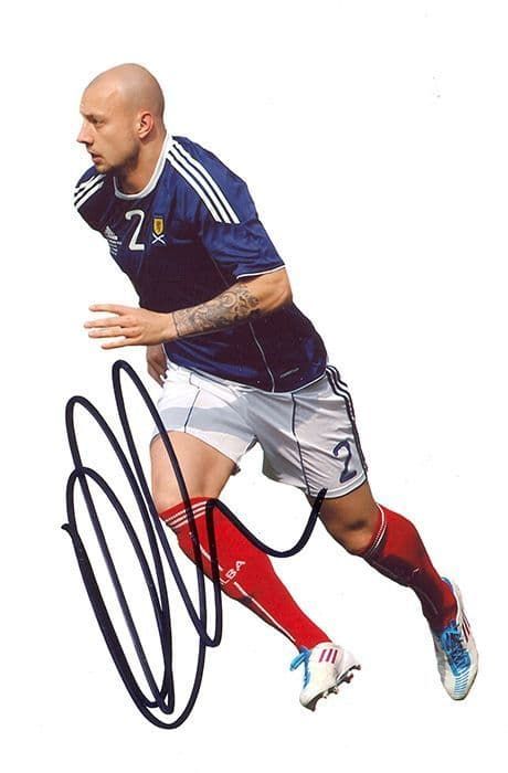 Alan Hutton, Scotland, Rangers, Tottenham, signed 6x4 inch photo.