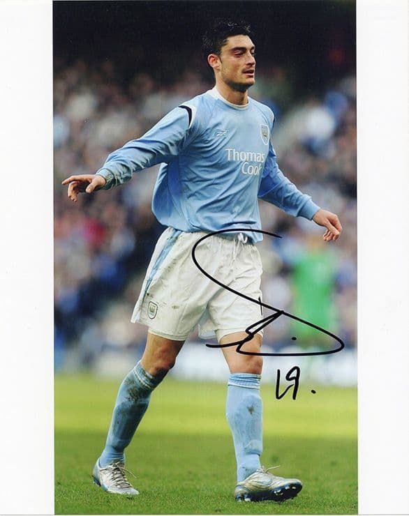 Albert Riera, Manchester City & Spain, signed 10x8 inch photo.