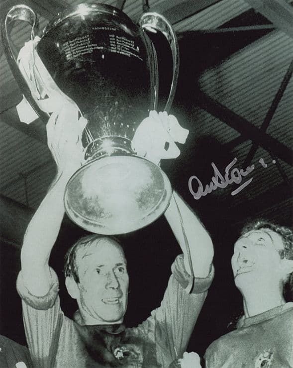 Alex Stepney, Manchester Utd, European Cup 1968, signed 10x8 inch photo.