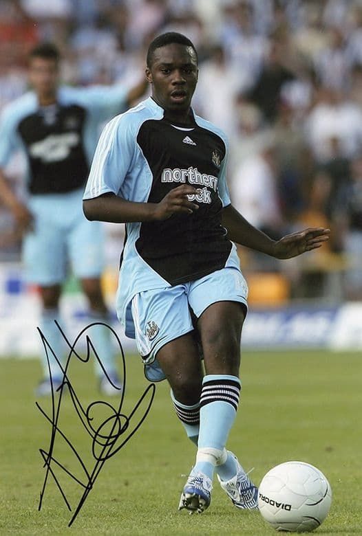 Charles N'Zogbia, Newcastle United & France, signed 12x8 inch photo.