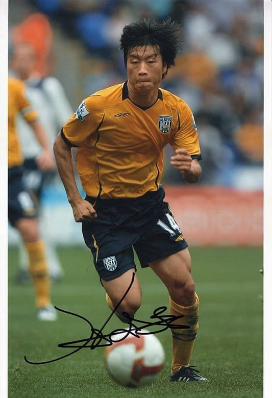 Do-Heon Kim, West Brom & South Korea, signed 12x8 inch photo.