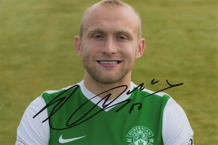 Dylan McGeouch, Hibernian, signed 6x4 inch photo.