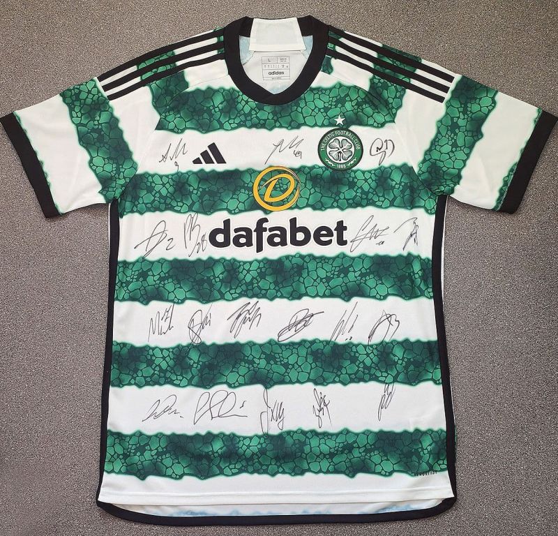 Glasgow Celtic 2023/24 squad signed home shirt.