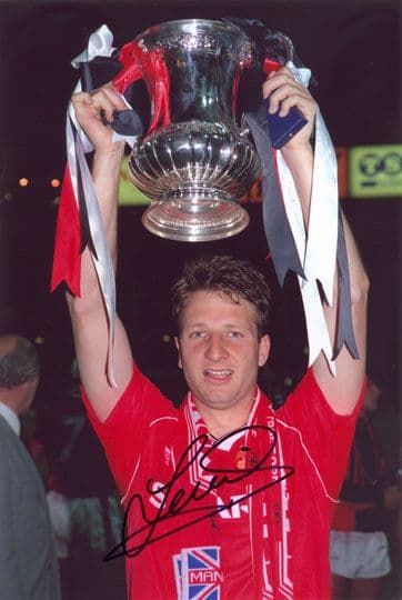 Lee Martin, Manchester Utd, signed 12x8 inch photo.(2)