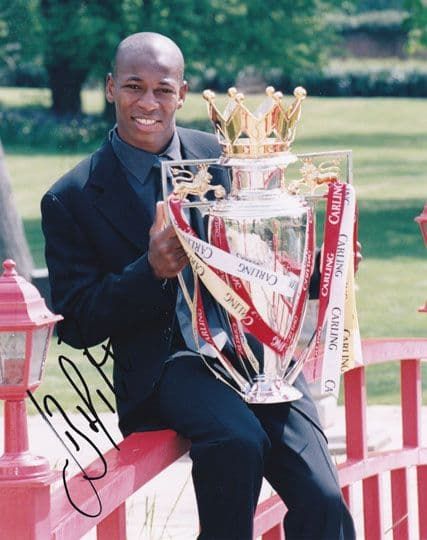 Luis Boa Morte, Arsenal & Portugal, signed 10x8 inch photo.