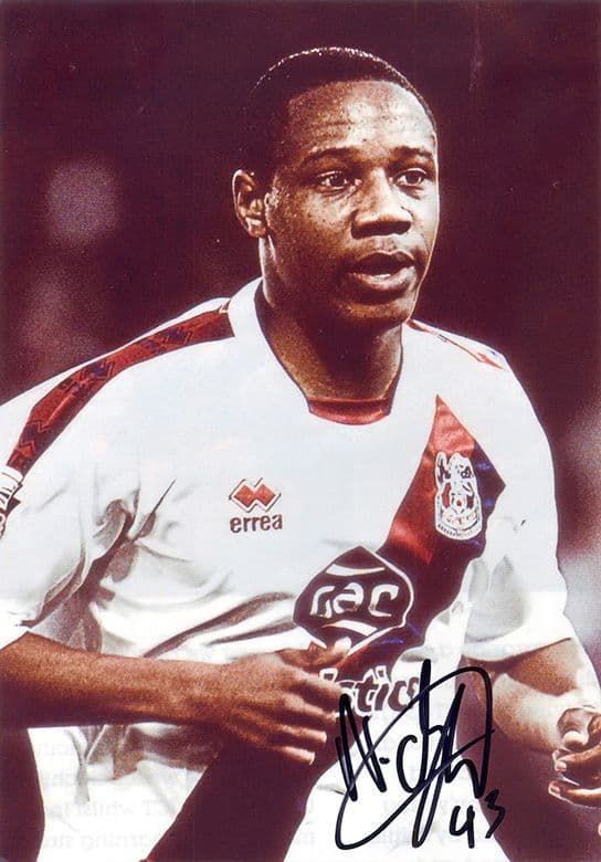 Nathaniel Clyne, Crystal Palace, signed 12x8 inch photo.