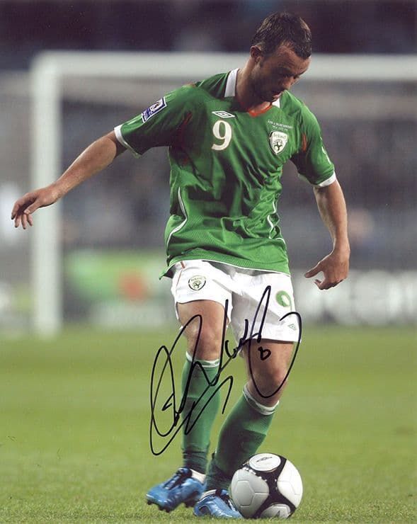 Noel Hunt, Republic of Ireland, signed 10x8 inch photo.