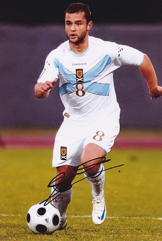 Shaun Maloney, Scotland, signed 12x8 inch photo.