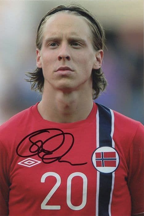 Stefan Johansen, Fulham & Norway, signed 6x4 inch photo.