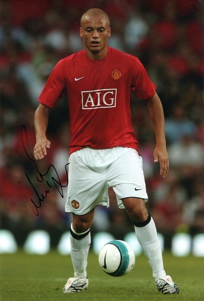Wes Brown, Manchester Utd & England, signed 12x8 inch photo.