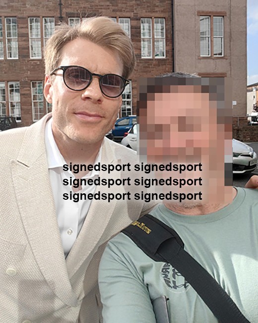 Niklas Gunnarsson, Hibernian, signed 12x8 inc