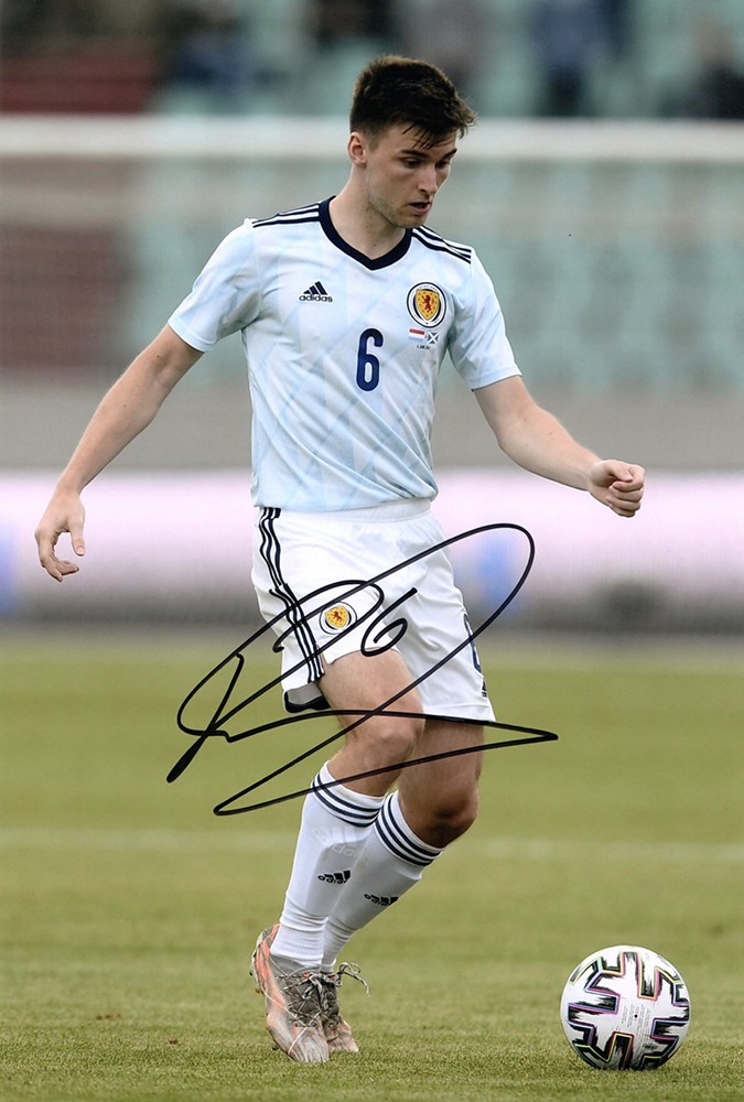 Lyndon Dykes, Scotland, QPR, signed 12x8 inch photo.