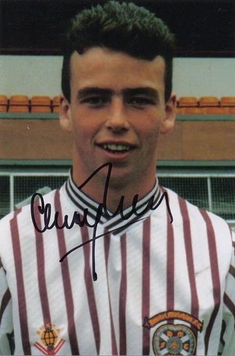 Alan McLaren, Hearts, signed 6x4 inch photo.