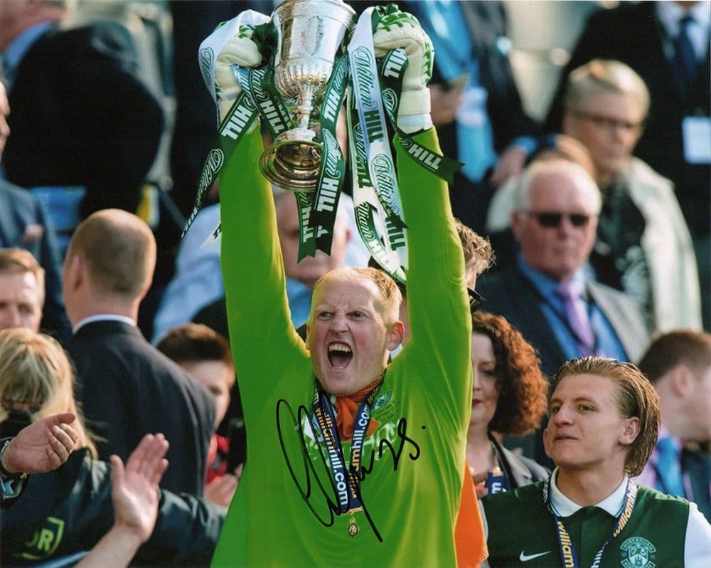 Conrad Logan, Hibernian, signed 10x8 inch colour photo.
