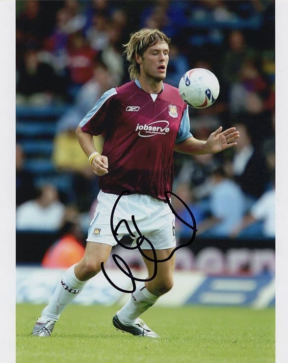Elliot Ward, West Ham Utd, signed 10x8 inch photo.