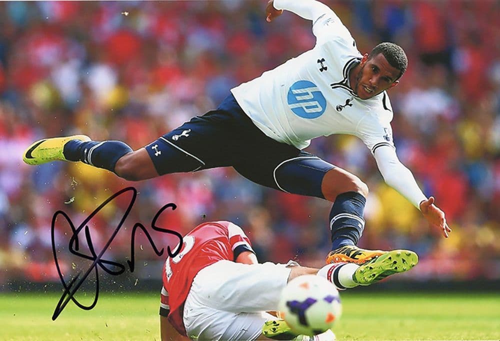 Etienne Capoue, Tottenham Hotspur & France, signed 12x8 inch photo.