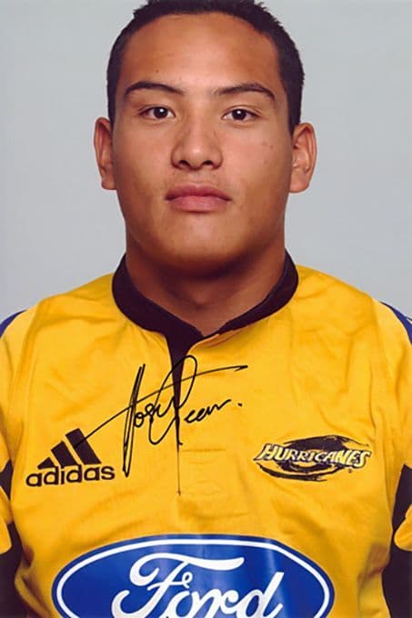 Hosea Gear, New Zealand, Hurricanes, signed 12x8 inch photo.