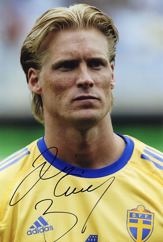 Johan Mjallby, Glasgow Celtic & Sweden, signed 12x8 inch photo.