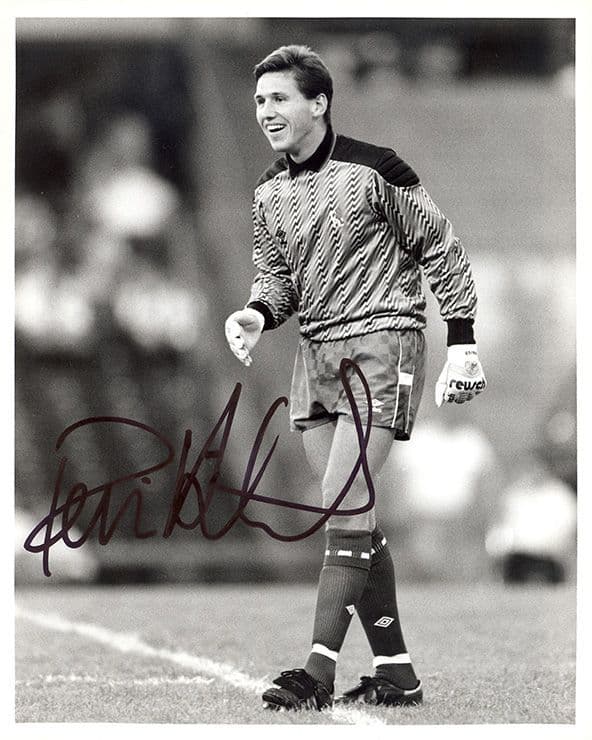 Kevin Hitchcock, Chelsea, signed 10x8 inch press photo.