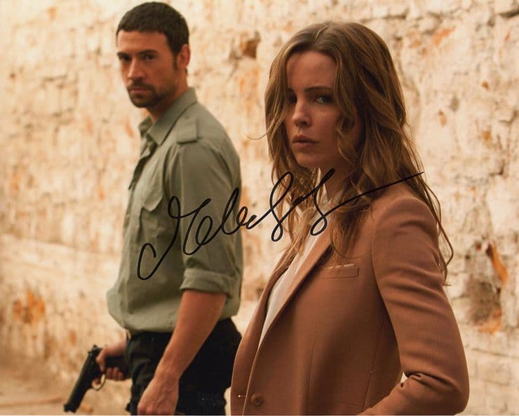 Melissa George, Australian actress, signed 10x8 inch photo.