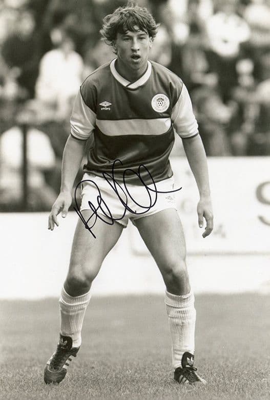 Paul Kane, Hibernian, signed 12x8 inch photo. (2)