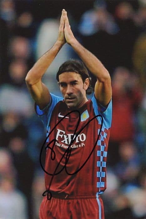 Robert Pires, Aston Villa, France, signed 6x4 inch photo.