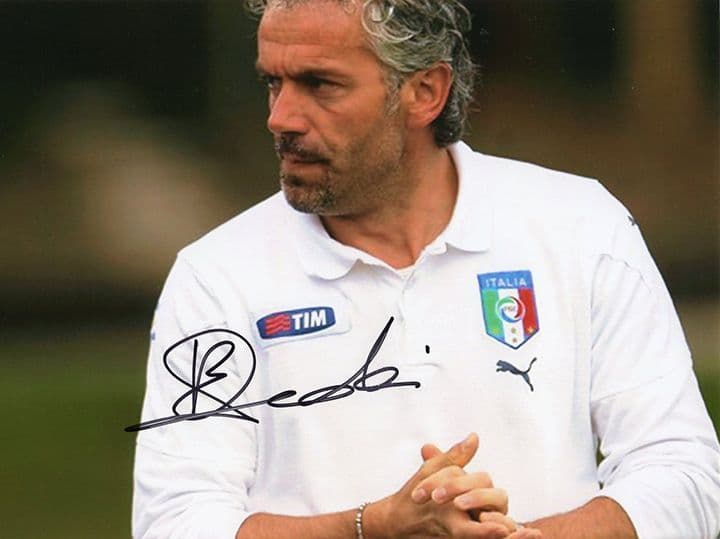 Roberto Donadoni, Italy manager, signed 8x6 inch photo.