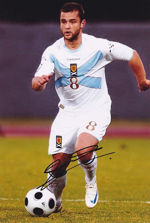 Shaun Maloney, Scotland, signed 12x8 inch photo.