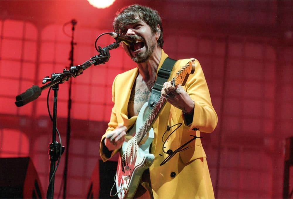 Simon Neil, Biffy Clyro singer, signed 12x8 inch photo.