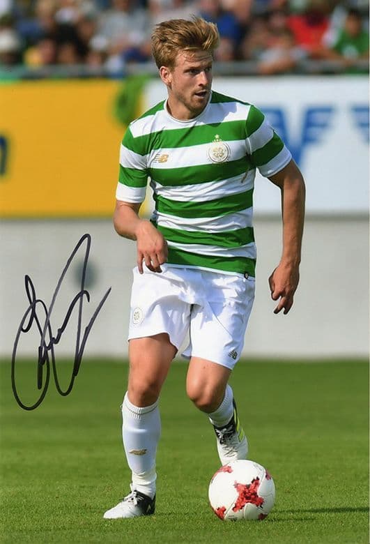 Stuart Armstrong, Glasgow Celtic & Scotland, signed 10x8 inch photo.