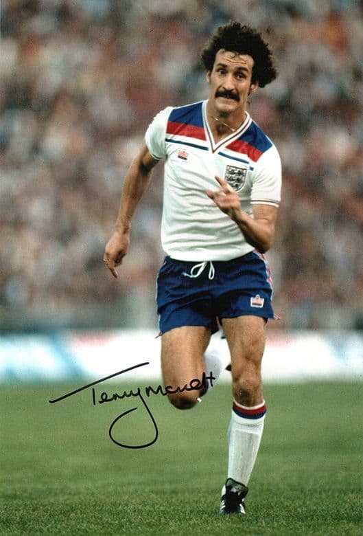 Terry McDermott, England, signed 12x8 inch photo.