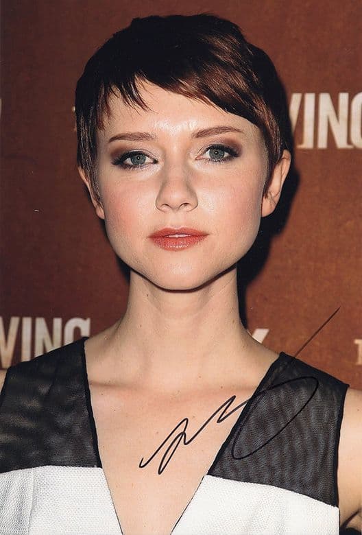 Valorie Curry, American actress, signed 12x8 inch photo.