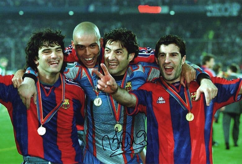 Vitor Baia, Barcelona & Portugal, signed 12x8 inch photo. (2)